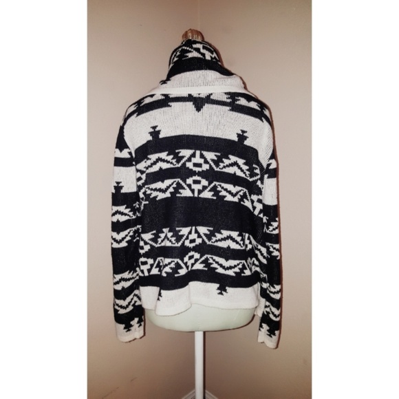 Sweater - Picture 3 of 4